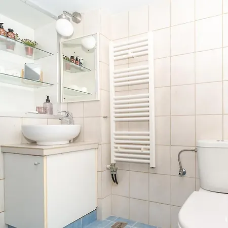 Eyge Transformed Modern By The Sea-new! * חאניה