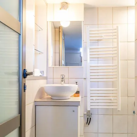 Апартаменты Eyge Transformed Modern By The Sea-new! *